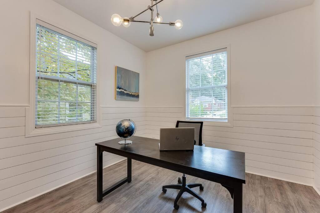 Luxury Atlanta Home - Self Check-In Pet Friendly Free Parking Exterior photo